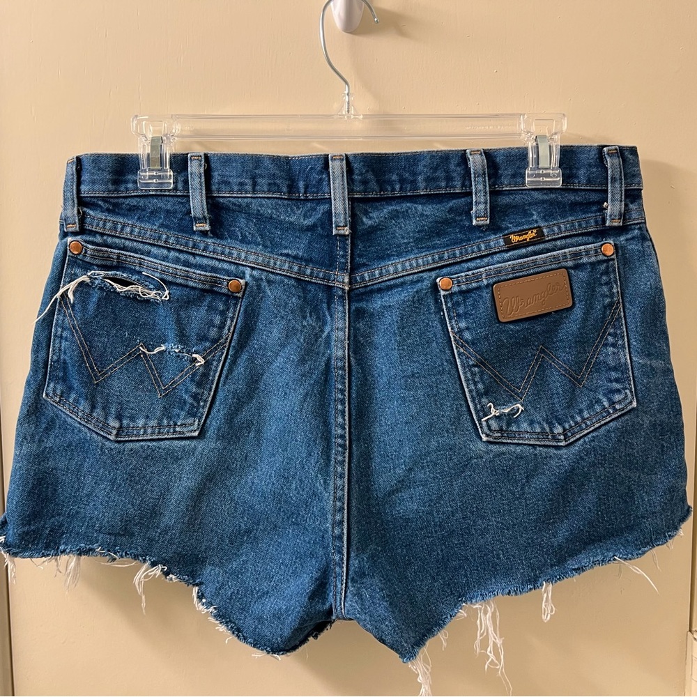 Vintage Wrangler Cut Off Distressed Blue Denim Jean Shorts Sz 37